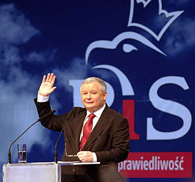 Kaczyński na mównicy.jpg